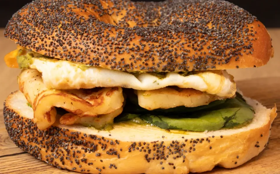 Cafe-CM-Grilled-Hallloumi-Bagel-in-Sydney-Au